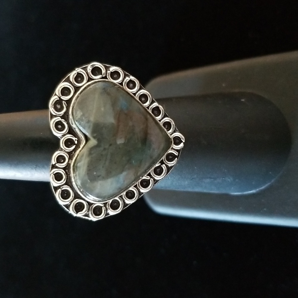 Heart Shaped Lab Ring. Decorative Band. size 5.5